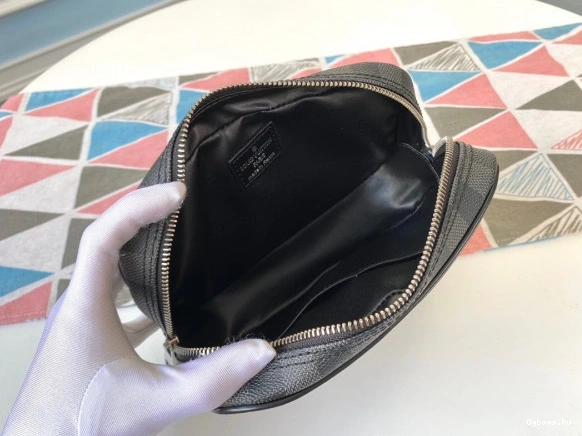 TOILETRY POUCH PM VUITTON LOUIS 0408